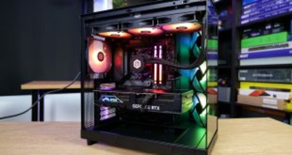 CyberPowerPC Ultra R77 RTX PC