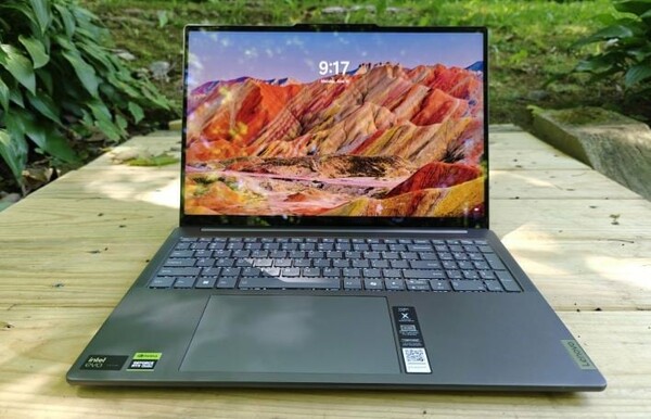 Lenovo Yoga Pro 9i Laptop