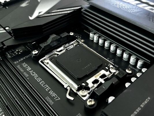 Gigabyte X870 Aorus Elite WiFi7 Motherboard