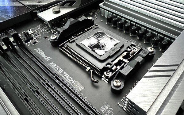 ASRock X870E Taichi Lite