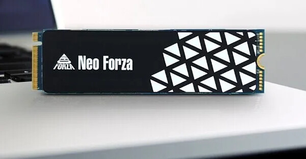 Neoforza NF495 4 TB NVMe 40 SSD