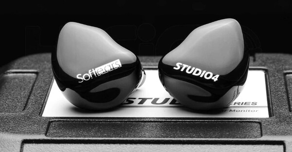 Softears Studio4 In-Ear Monitors